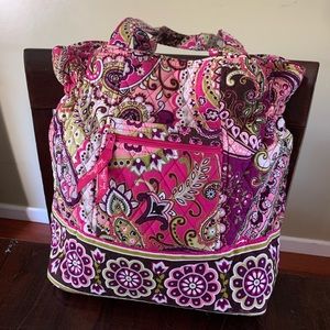 Vera Bradley Laura in Very Berry Paisley